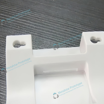 Прототип CNC-обработки из нейлонового пластика, используемый для электрических устройств
